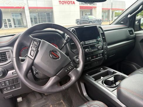 Used 2021 Nissan Titan PRO-4X w/ Pro-4x Convenience Package AWD/4WD image 12