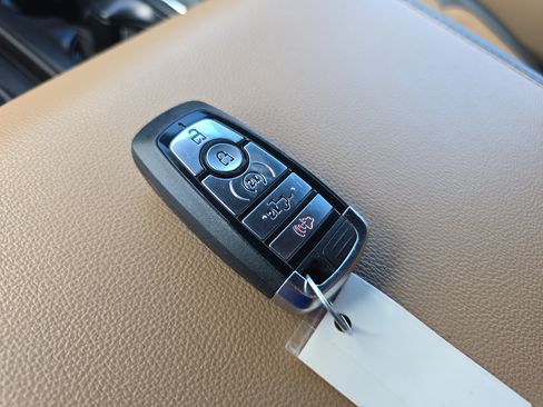 Used 2023 Ford F150 Lariat w/ Trailer Tow Package image 39