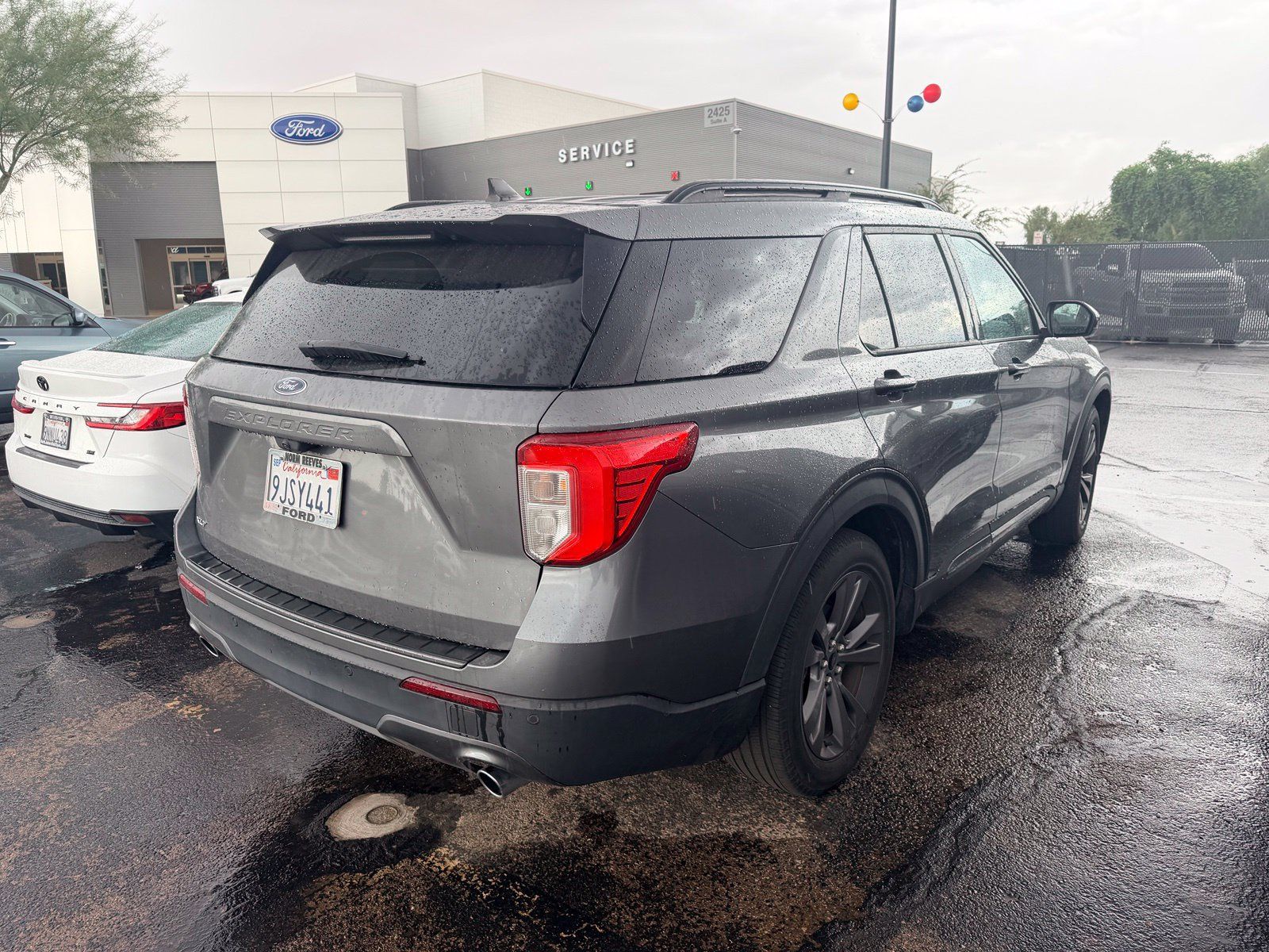 Used 2023 Ford Explorer XLT w/ Equipment Group 202A RWD image 3