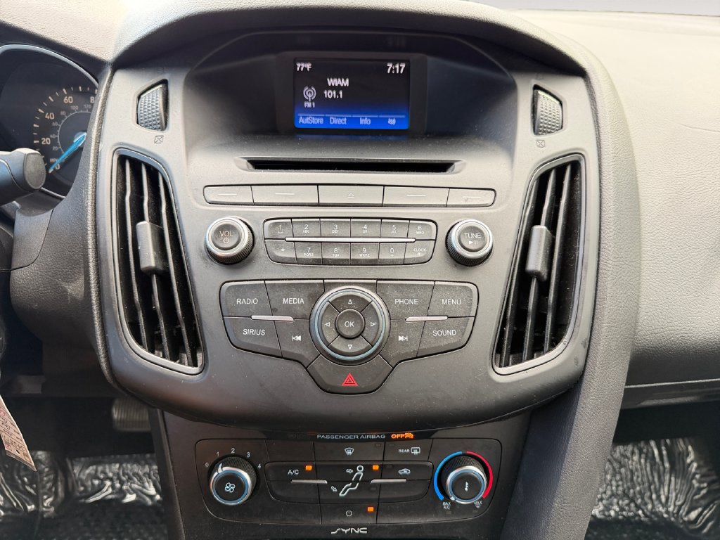 Used 2016 Ford Focus SE FWD image 8