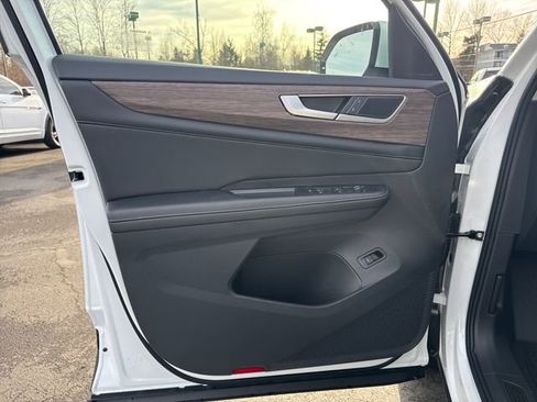 New 2026 Volkswagen Atlas SEL image 17