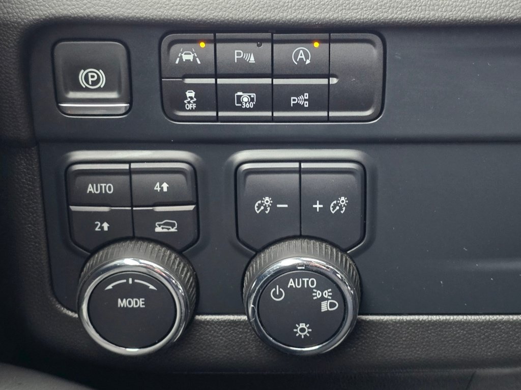 Used 2025 Chevrolet Tahoe LT AWD/4WD image 38