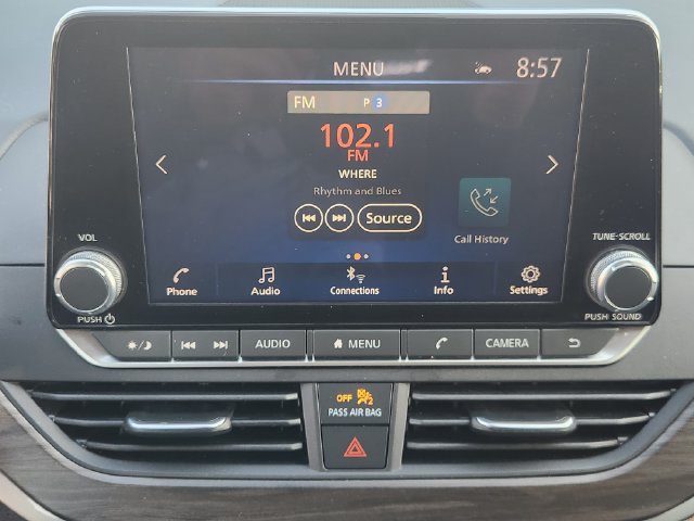 Used 2025 Nissan Altima 2.5 SV FWD image 17