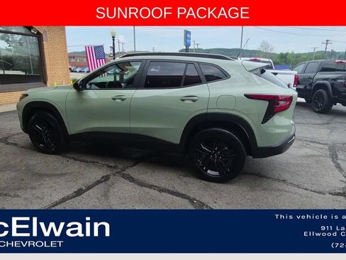 Used 2024 Chevrolet Trax ACTIV w/ Sunroof Package FWD image 7