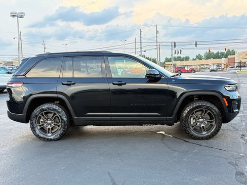Used 2024 Jeep Grand Cherokee Trailhawk w/ Advanced Protech Group II AWD/4WD image 3