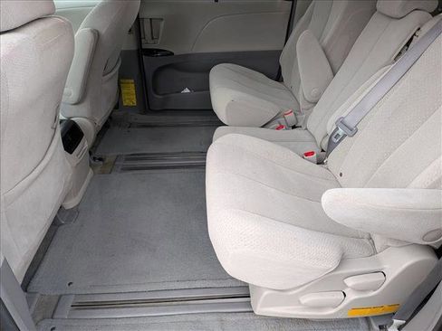 Used 2011 Toyota Sienna LE image 13