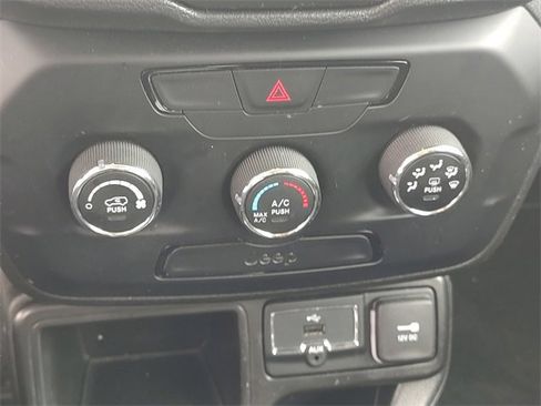 Used 2020 Jeep Renegade Sport w/ UConnect 7.0 Group image 19