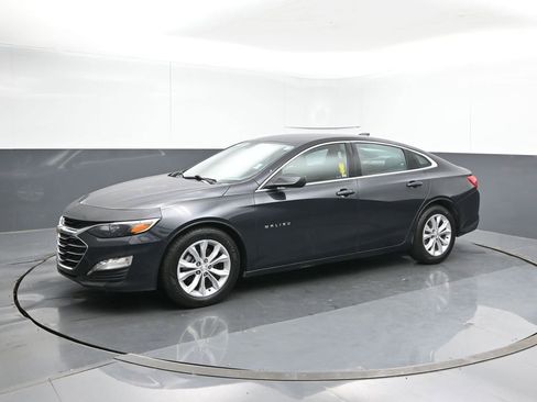 Used 2023 Chevrolet Malibu LT image 2