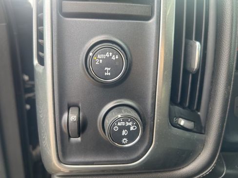 Used 2018 Chevrolet Silverado 1500 LTZ image 17