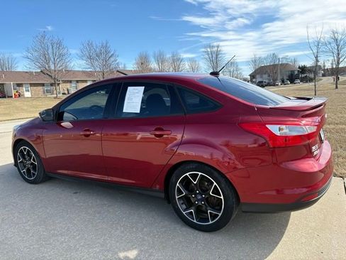 Used 2014 Ford Focus SE w/ Equipment Group 201A FWD image 5