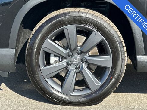 Certified 2025 Honda Pilot Sport image 32