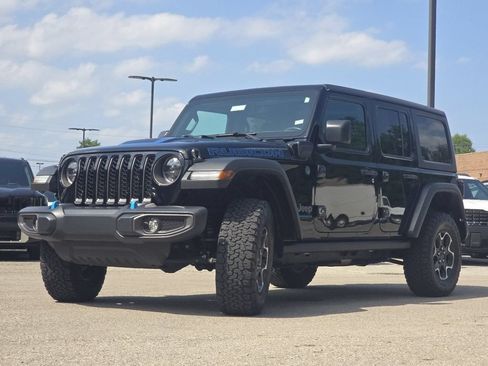 Used 2023 Jeep Wrangler Unlimited Rubicon 4xe w/ Cold Weather Group AWD/4WD image 12
