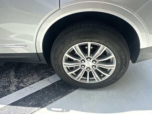 Used 2019 Cadillac XT5 Luxury AWD/4WD image 10