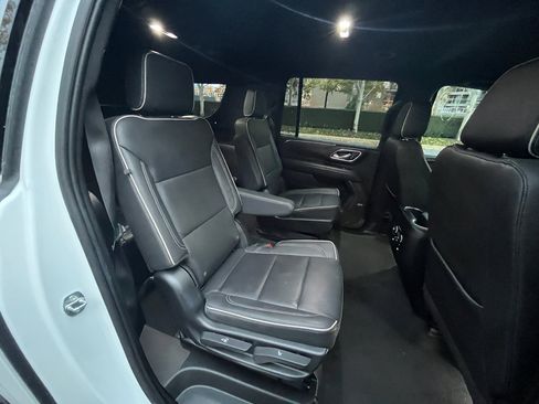 Used 2023 Chevrolet Suburban Premier image 25