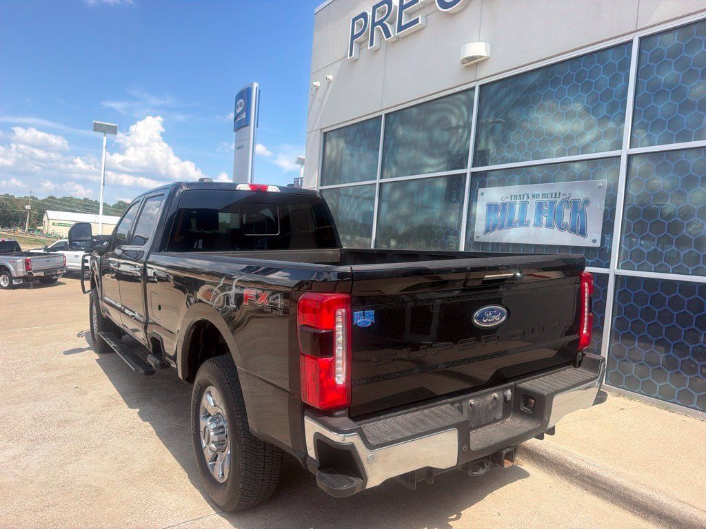 Used 2023 Ford F350 Lariat w/ Lariat Ultimate Package AWD/4WD image 7