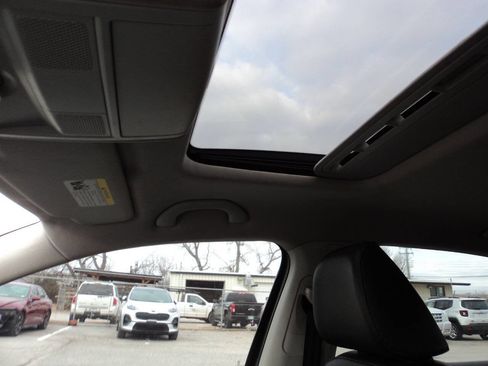 Used 2012 Volkswagen Passat 2.5 SE image 12