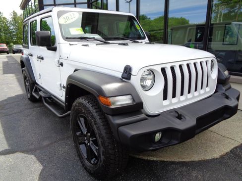 Used 2022 Jeep Wrangler Unlimited Sport AWD/4WD image 3