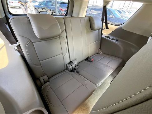 Used 2017 Chevrolet Suburban Premier AWD/4WD image 37