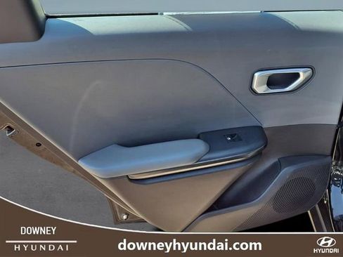 Used 2025 Kia K4 LXS image 6