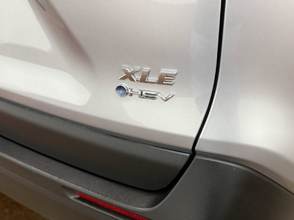 Used 2025 Toyota RAV4 XLE AWD/4WD image 52