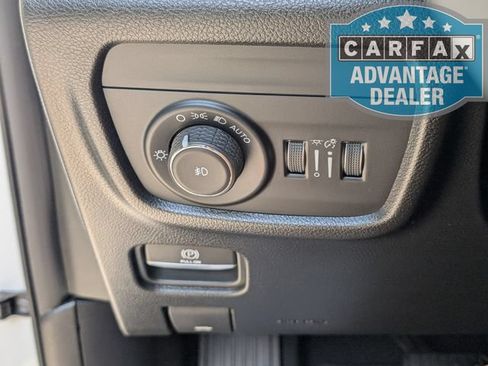 Used 2023 Jeep Grand Cherokee Limited w/ Luxury Tech Group II RWD image 16