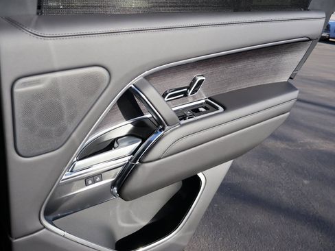 New 2026 Land Rover Range Rover SE image 14