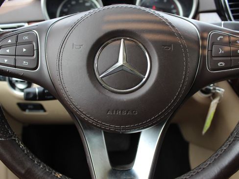 Used 2017 Mercedes-Benz GLS 450 4MATIC image 33