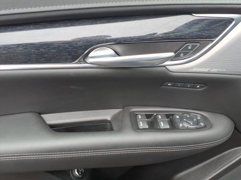 Certified 2023 Cadillac XT5 Premium Luxury w/ Technology Package image 17