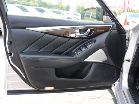 Used 2017 INFINITI Q50 3.0t Premium w/ Driver Assistance Package RWD image 9