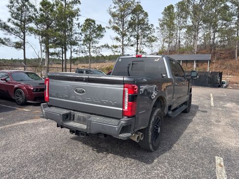 Used 2025 Ford F250 Lariat w/ Black Appearance Package image 7
