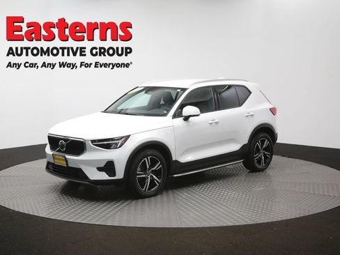 Used 2023 Volvo XC40 B5 Core AWD/4WD image 57