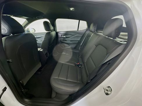 Used 2025 Buick Envista Sport Touring image 27