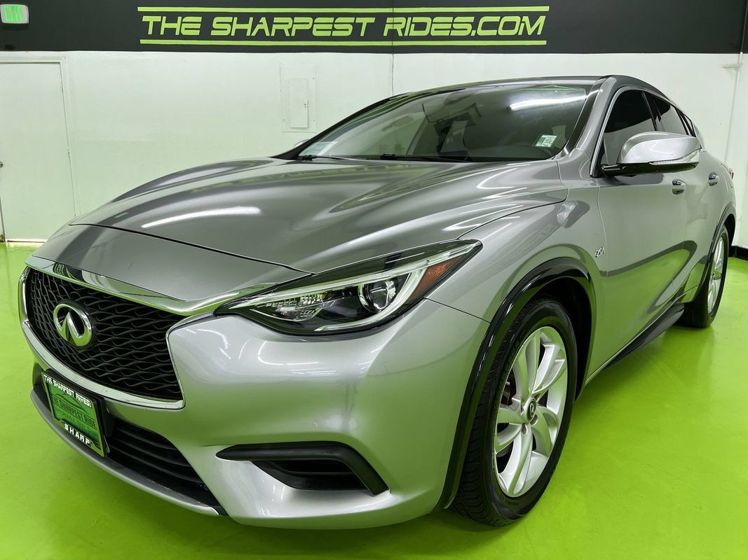 Used 2017 INFINITI QX30 FWD image 5