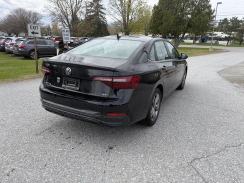 Used 2023 Volkswagen Jetta SE FWD image 5