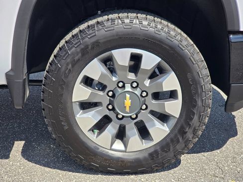 New 2026 Chevrolet Silverado 2500 Custom w/ Custom Value Package AWD/4WD image 14