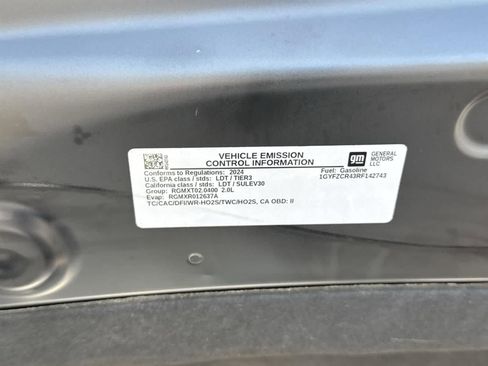 Used 2024 Cadillac XT4 Premium Luxury image 41