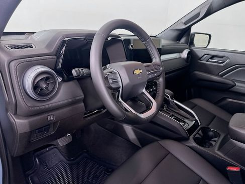 Used 2025 Chevrolet Colorado LT w/ LT Convenience Package RWD image 9