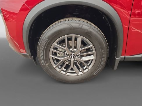 Used 2023 Nissan Rogue S image 9