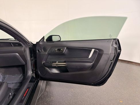 Used 2022 Ford Mustang Shelby GT500 w/ Technology Package RWD image 25