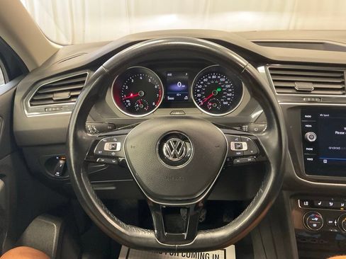 Used 2019 Volkswagen Tiguan SE AWD/4WD image 18