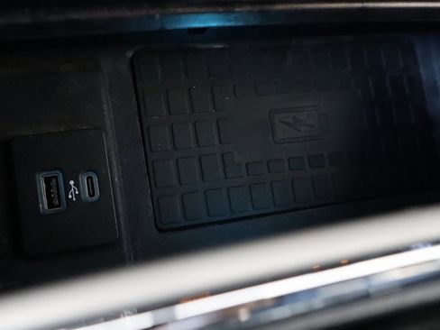 Used 2022 Ford F250 Lariat w/ Black Appearance Package image 42