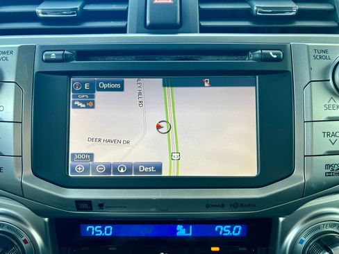 Used 2016 Toyota 4Runner Limited image 24