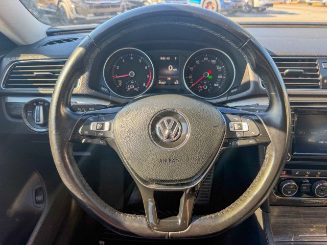 Used 2018 Volkswagen Passat 2.0T SEL Premium FWD image 8