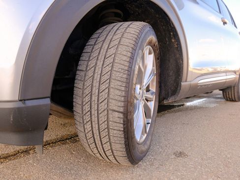 Used 2024 Ford Explorer Limited image 45