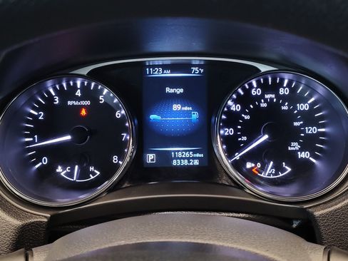 Used 2016 Nissan Rogue SV AWD/4WD image 19