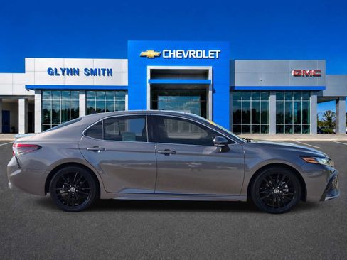 Used 2023 Toyota Camry XSE FWD image 6