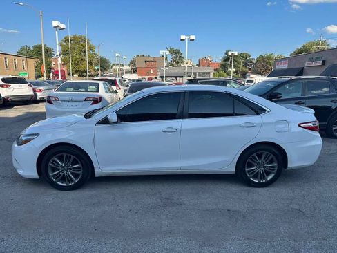 Used 2016 Toyota Camry SE FWD image 5