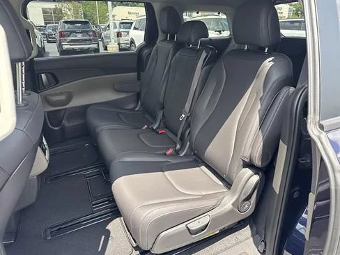 New 2026 Kia Carnival EX FWD image 13