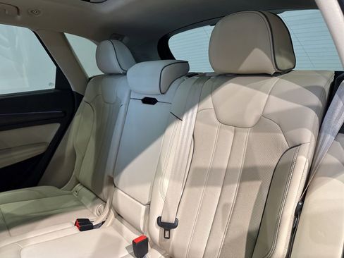 Used 2021 Audi Q5 Prestige image 35
