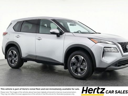 Used 2025 Nissan Rogue SV image 1